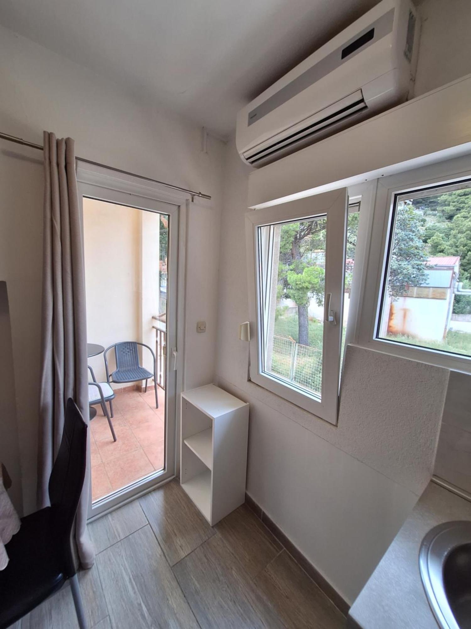 Apartmani Lisicina โอมิช ภายนอก รูปภาพ