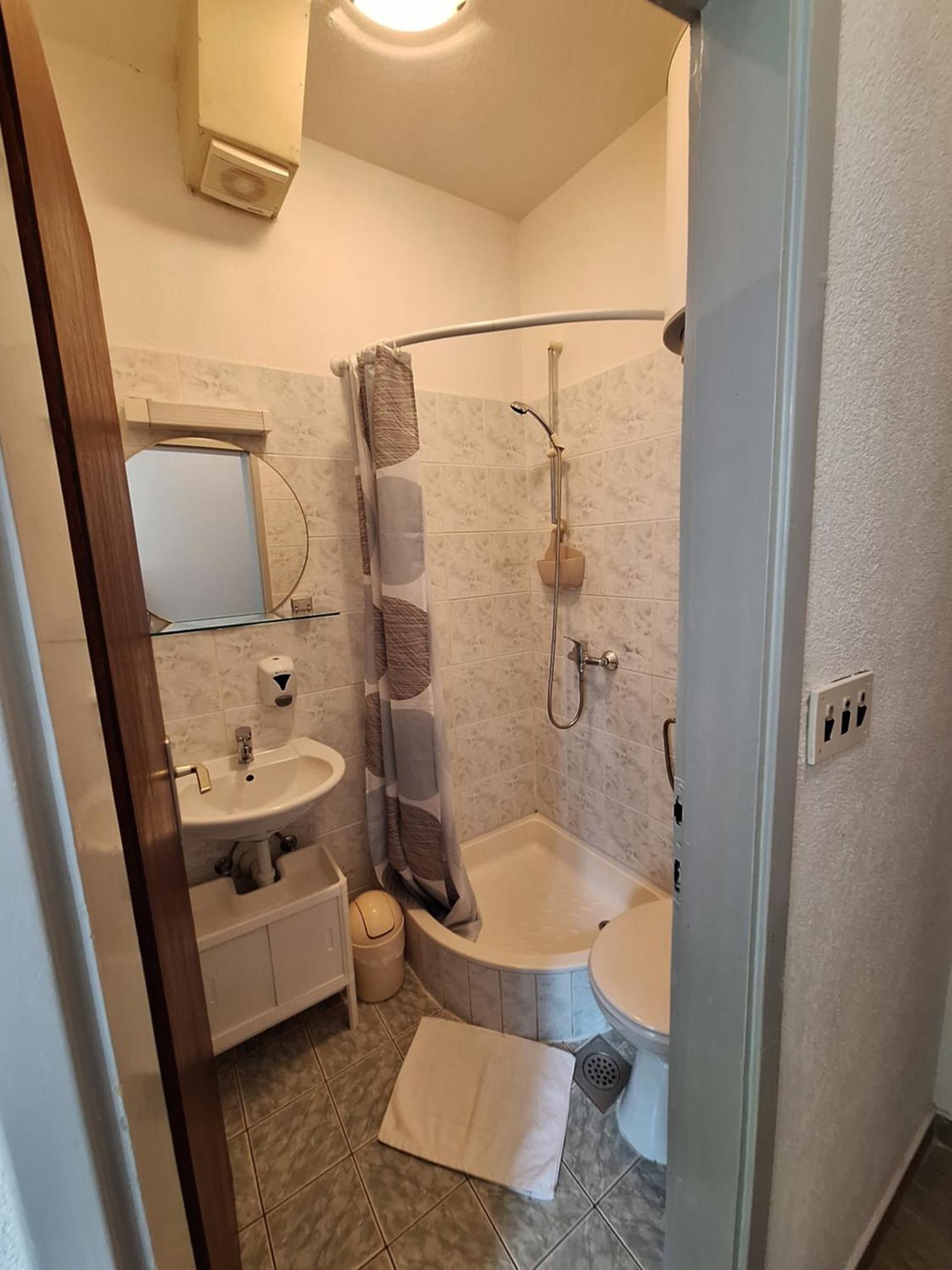 Apartmani Lisicina โอมิช ภายนอก รูปภาพ