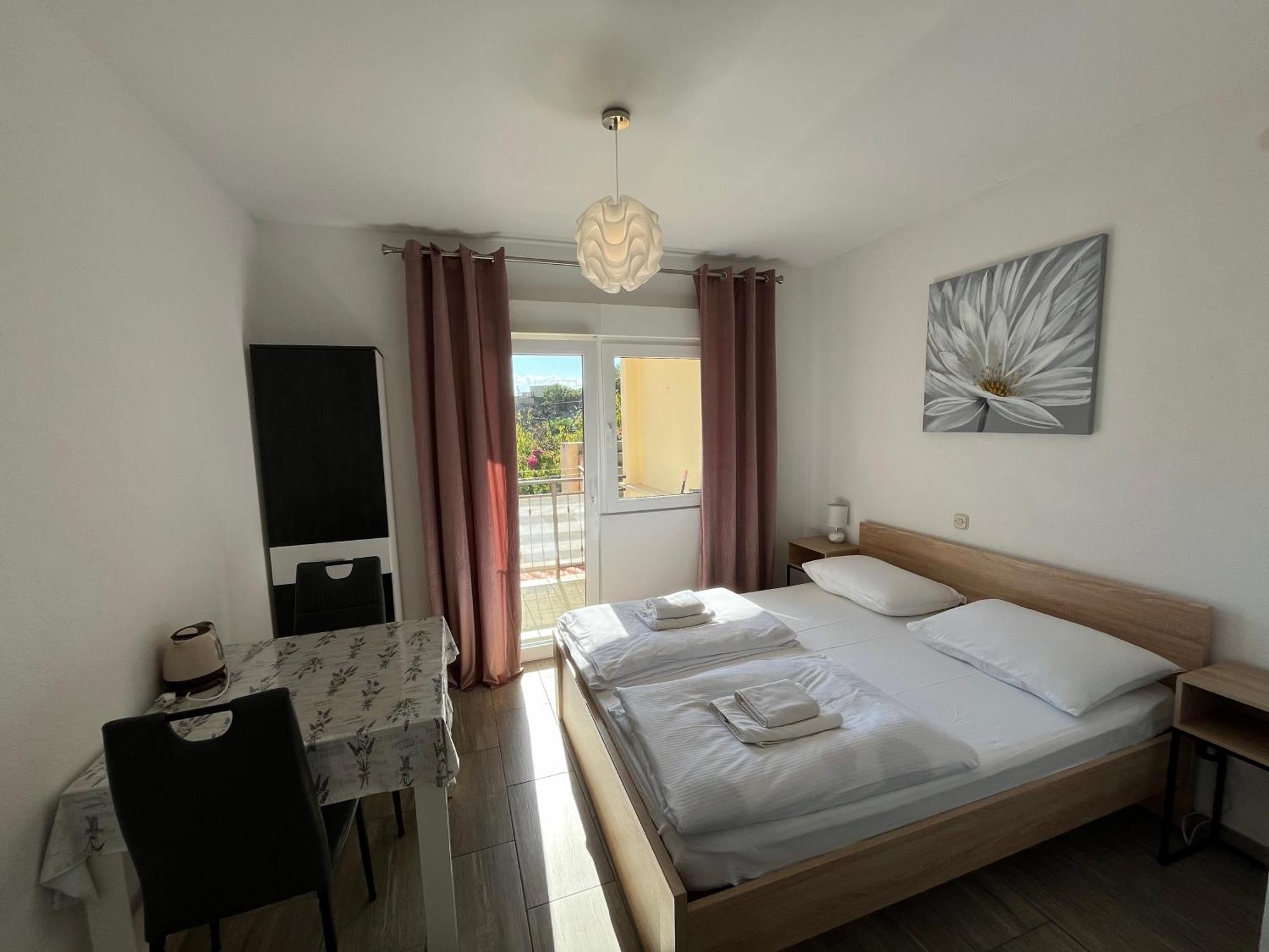 Apartmani Lisicina โอมิช ภายนอก รูปภาพ